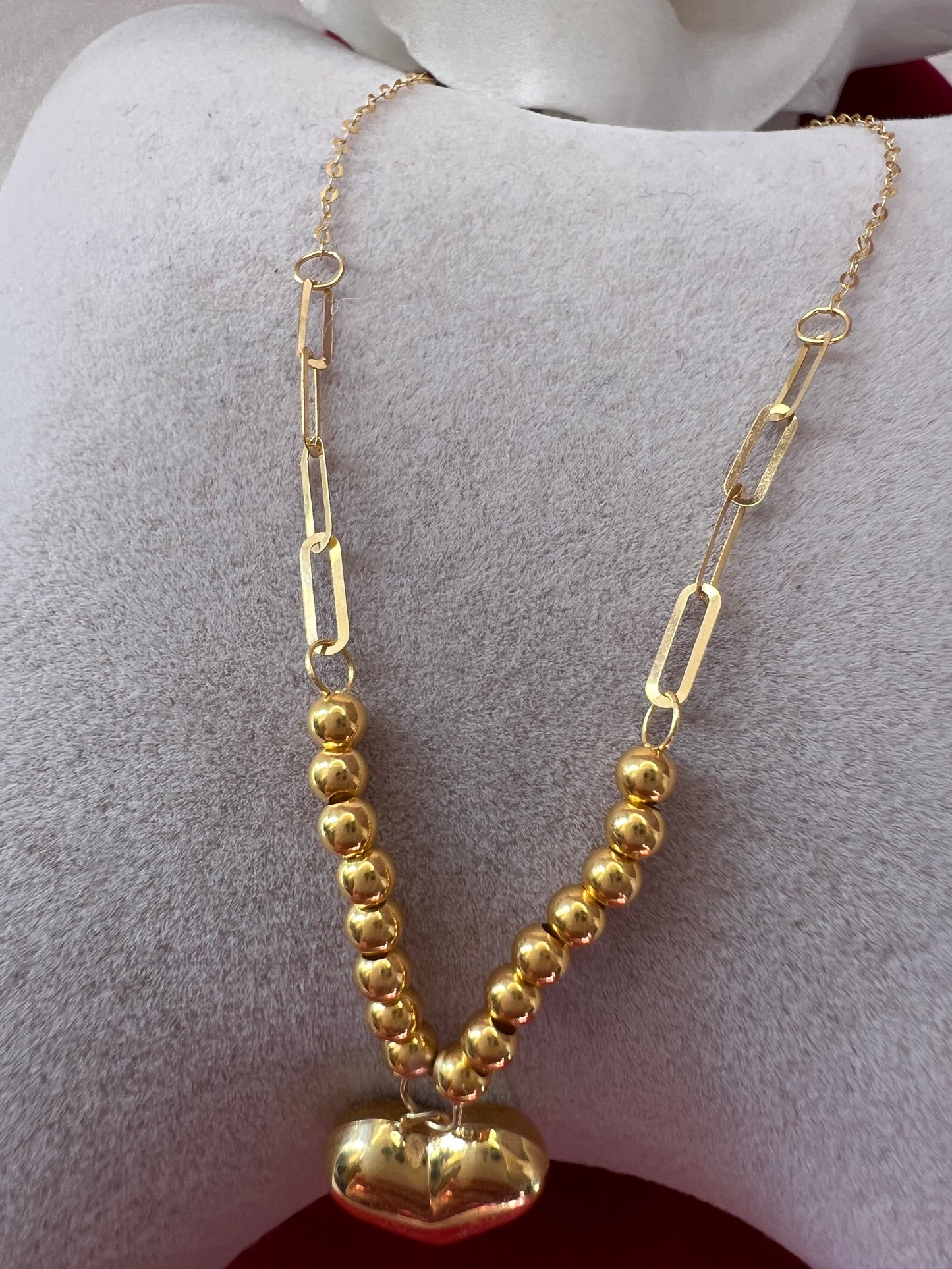Pure 18ct gold Dainty heart necklace