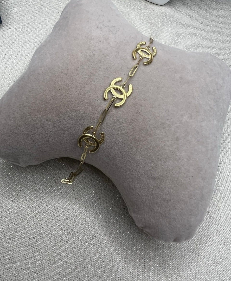 18ct gold CC bracelet